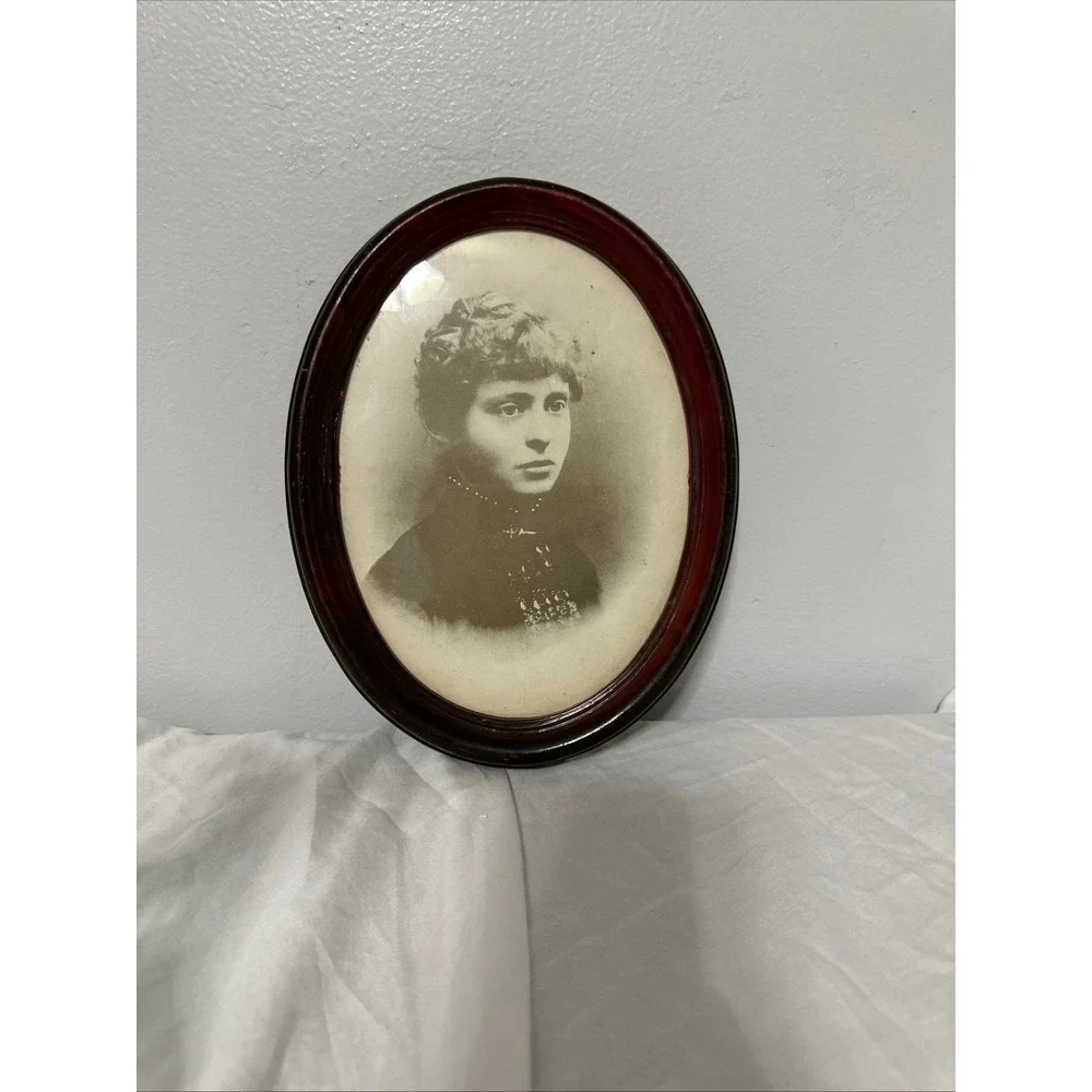 Unbranded Victorian Woman Portrait Oval Frame 8x10 Brown Excellent Sepia Photo